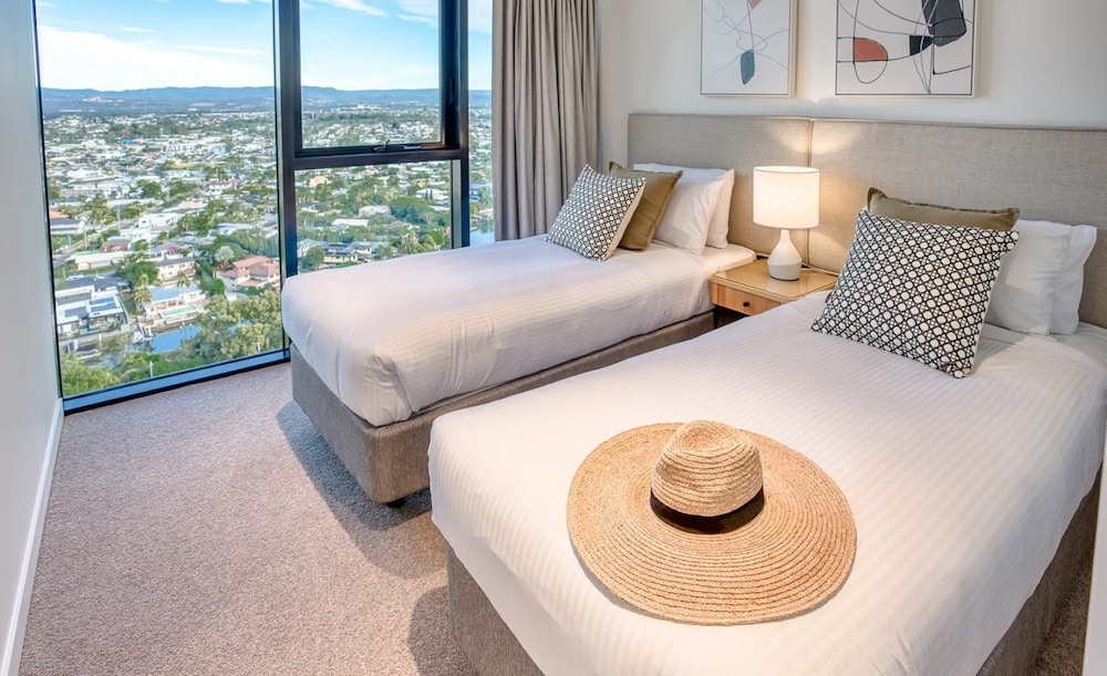 Encore Broadbeach 14/50