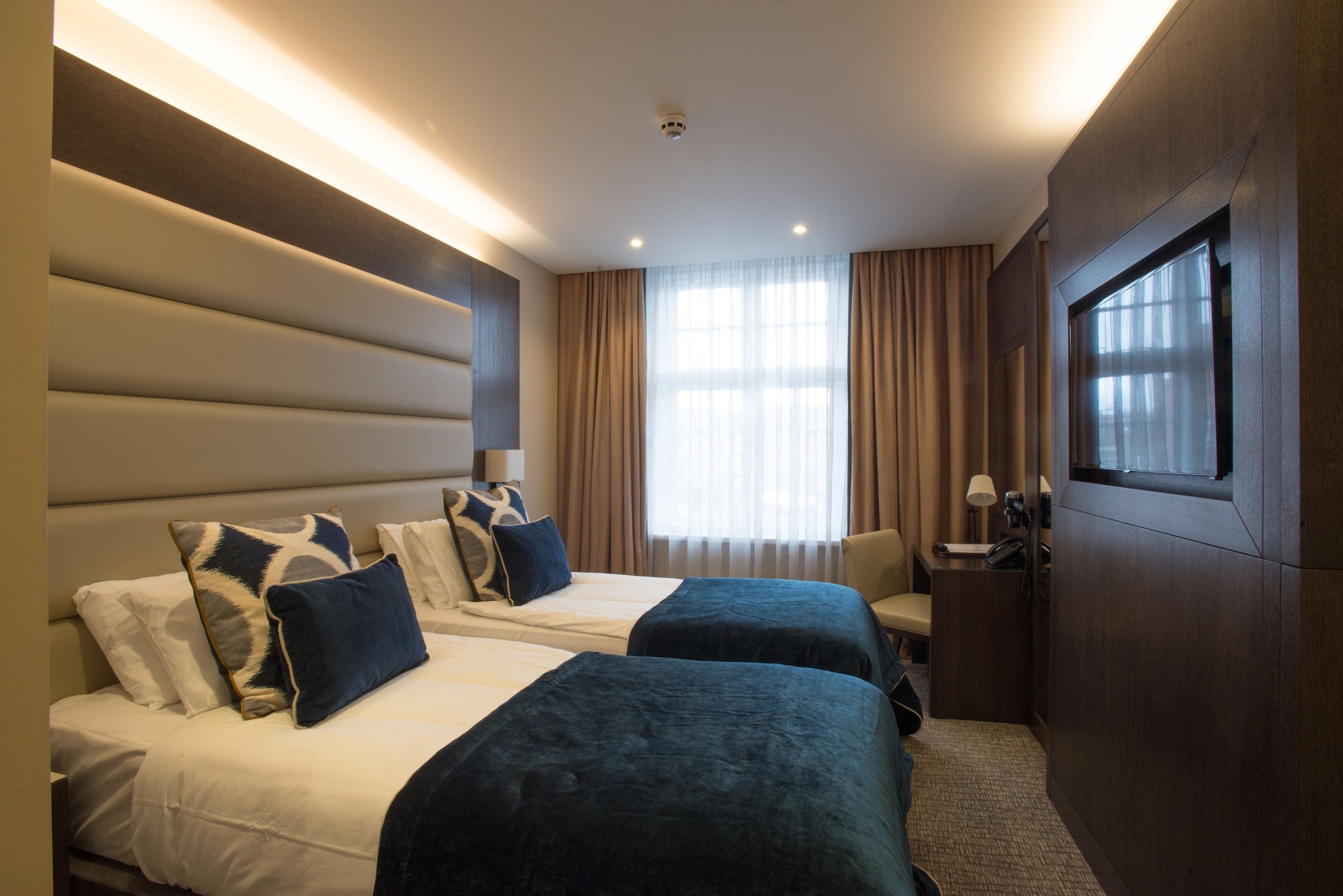 SUPERIOR, TWIN BEDS