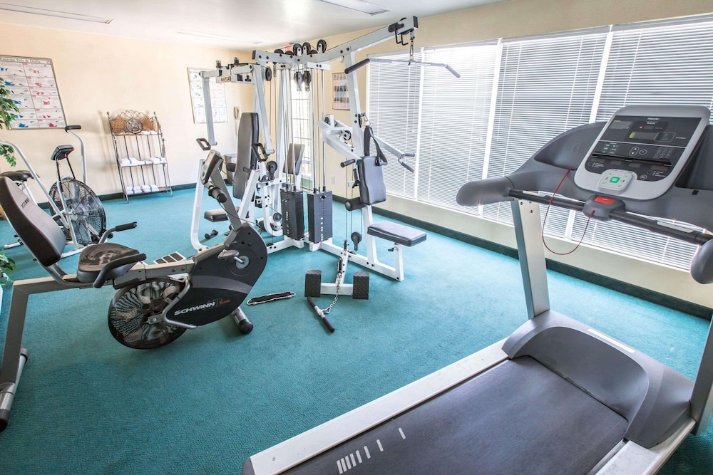 Quality Inn Greeneville - Tusculum 24/40