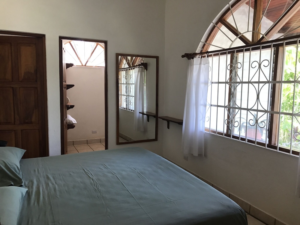 Hotel Flores 7/50