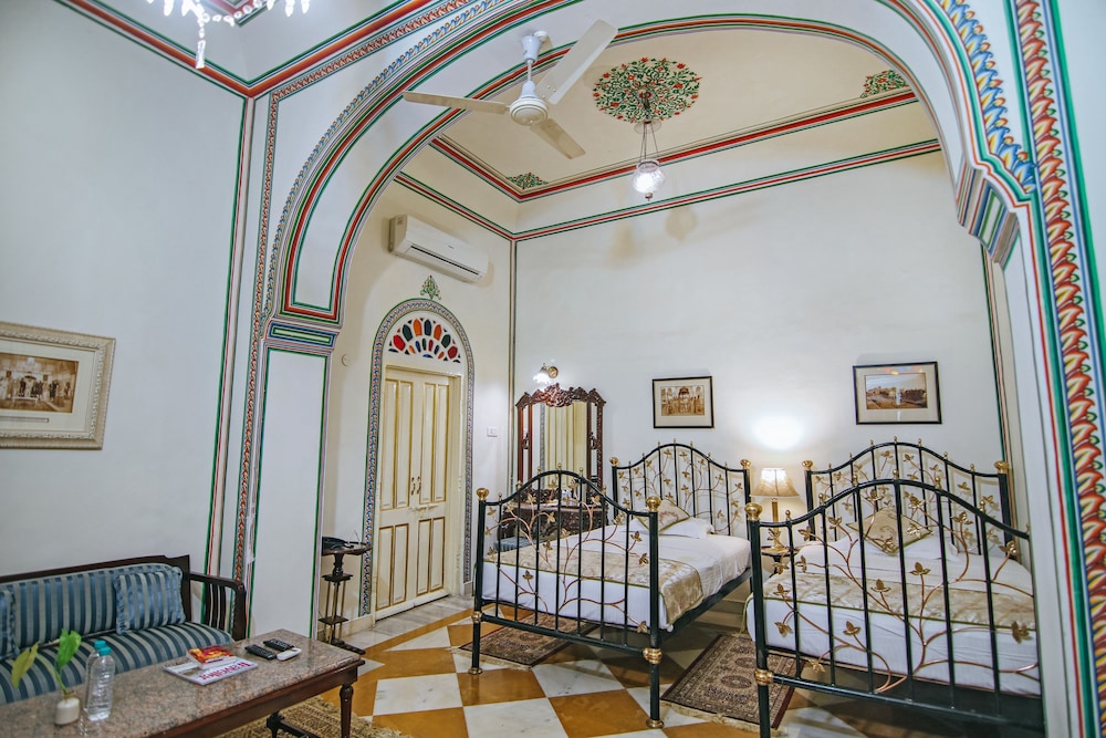 ALSISAR HAVELI 47/73