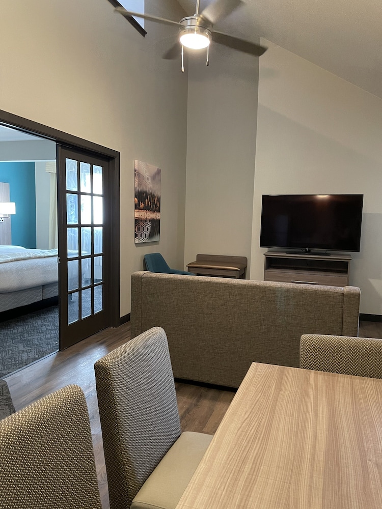Best Western Fishkill Inn and Suites 33/53