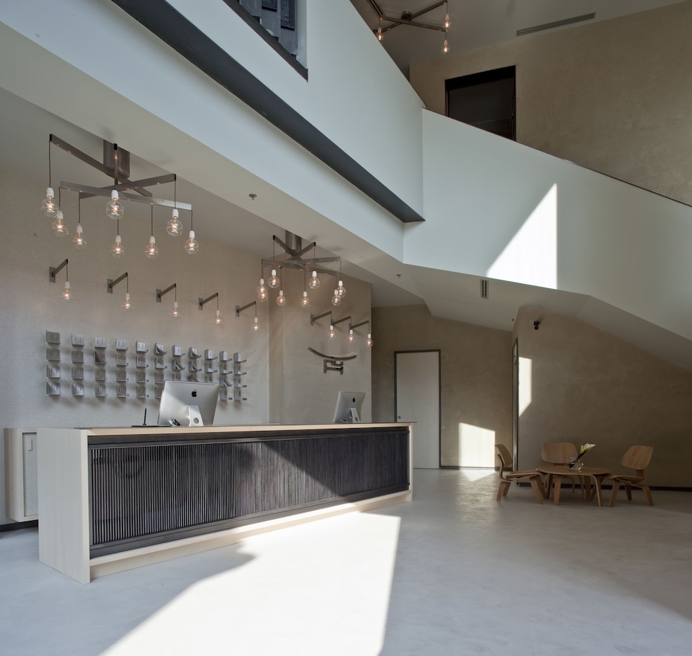 NU Hotel 4/38
