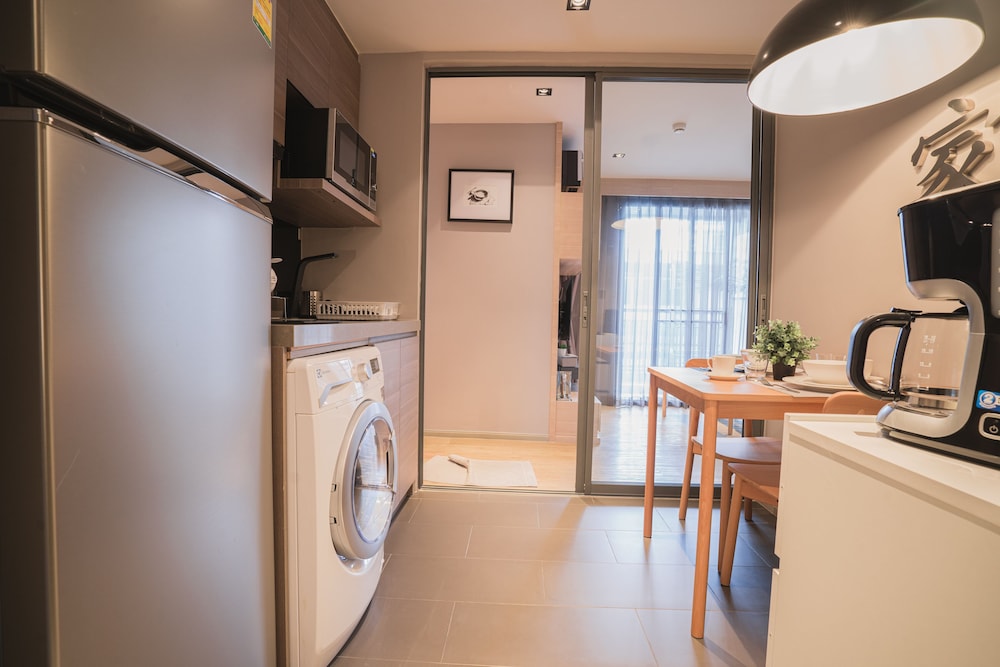 Voque Hotel & Serviced Residence Sukhumvit 51 37/37