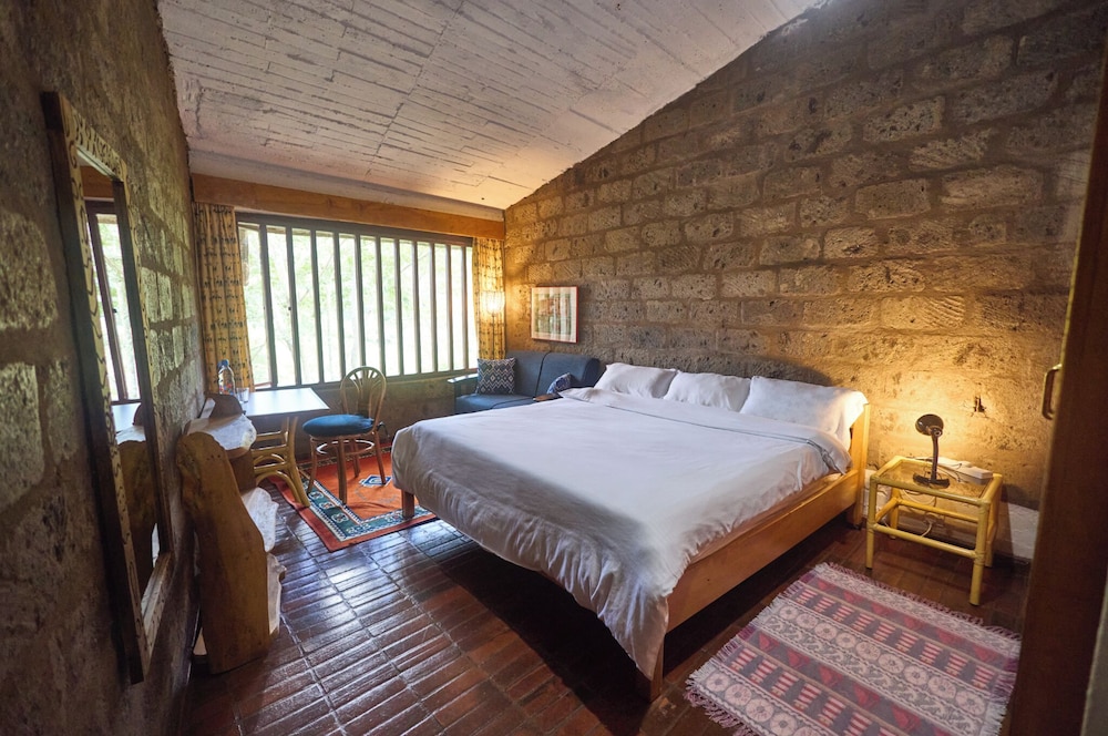 Villa Rock Stop Falls B & B 14/50