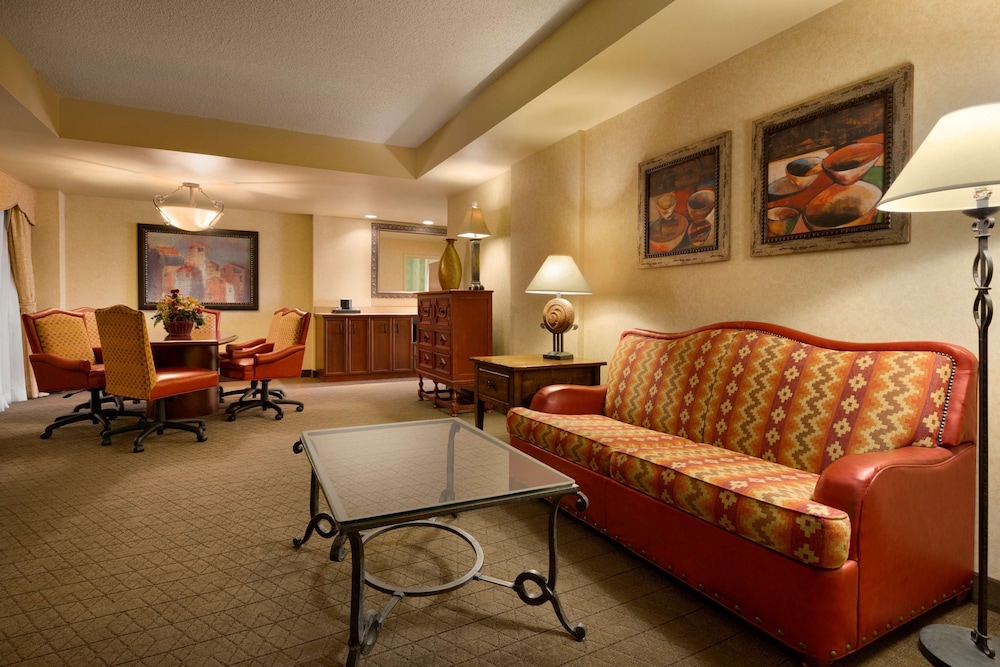 Embassy Suites by Hilton Albuquerque 21/63