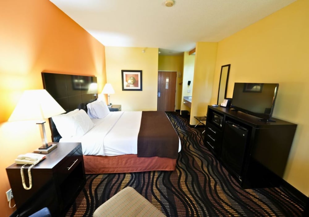 غرفة قياسية بسرير كينج لذوي الإعاقة، Americinn By Wyndham Streator 4/6