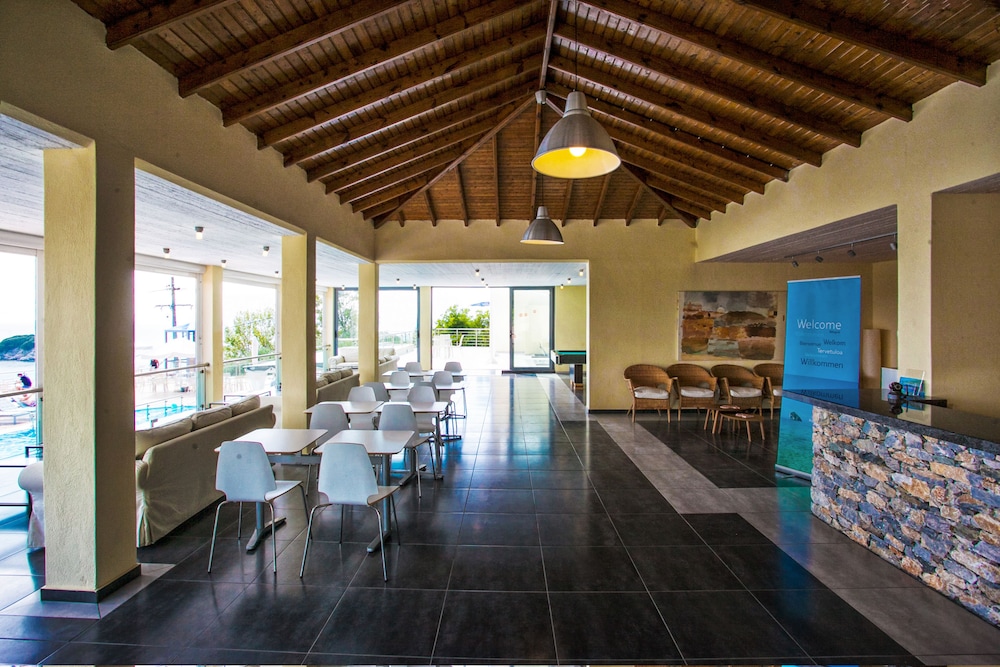 La Luna Hotel 6/50