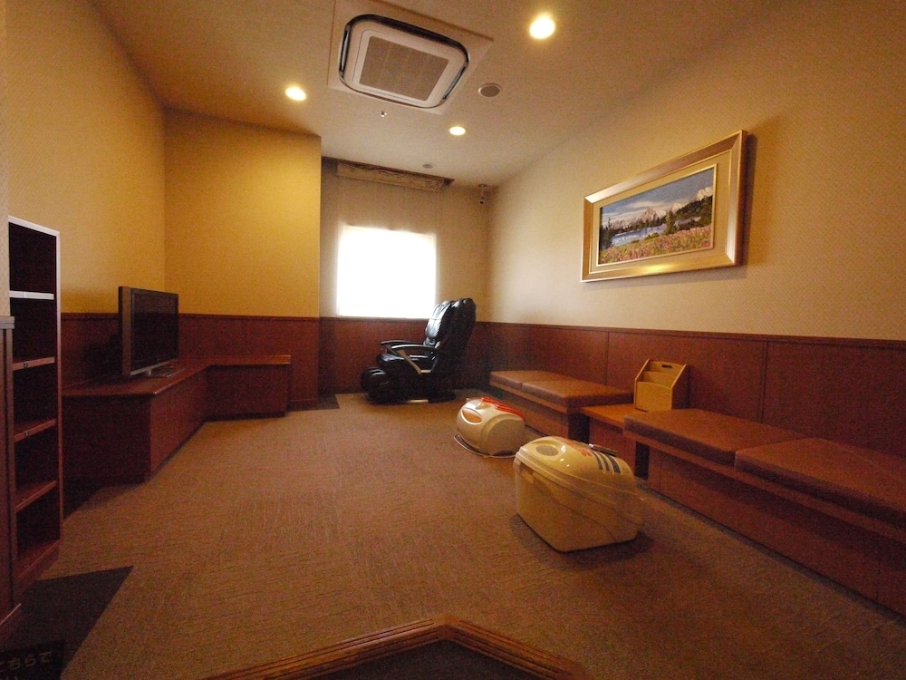 Hotel Route-Inn Higashimuroran Ekimae 52/60