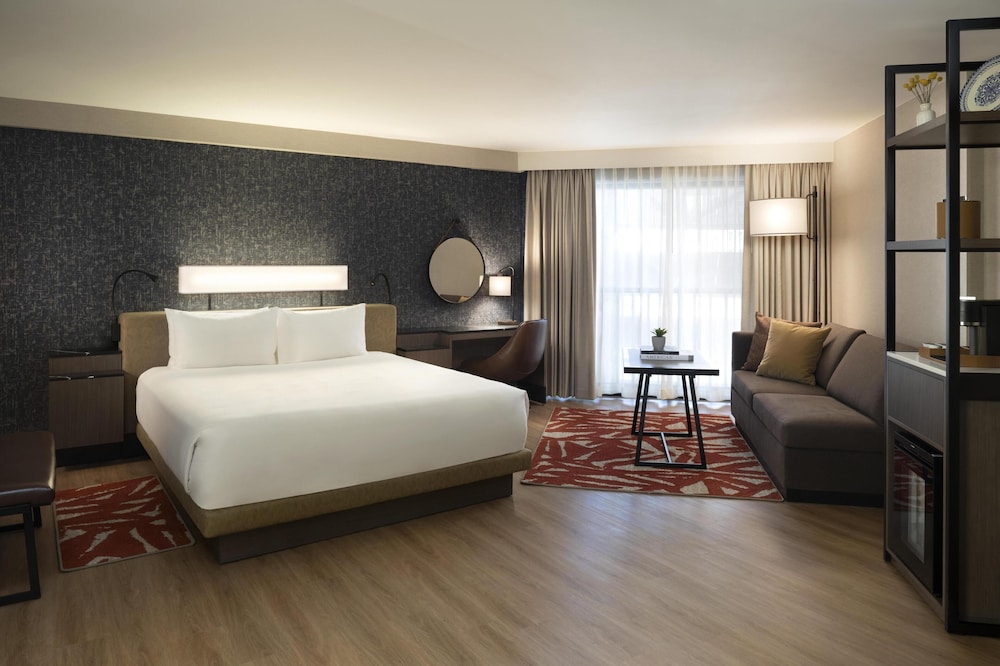 Hyatt Regency San Antonio Riverwalk 12/83