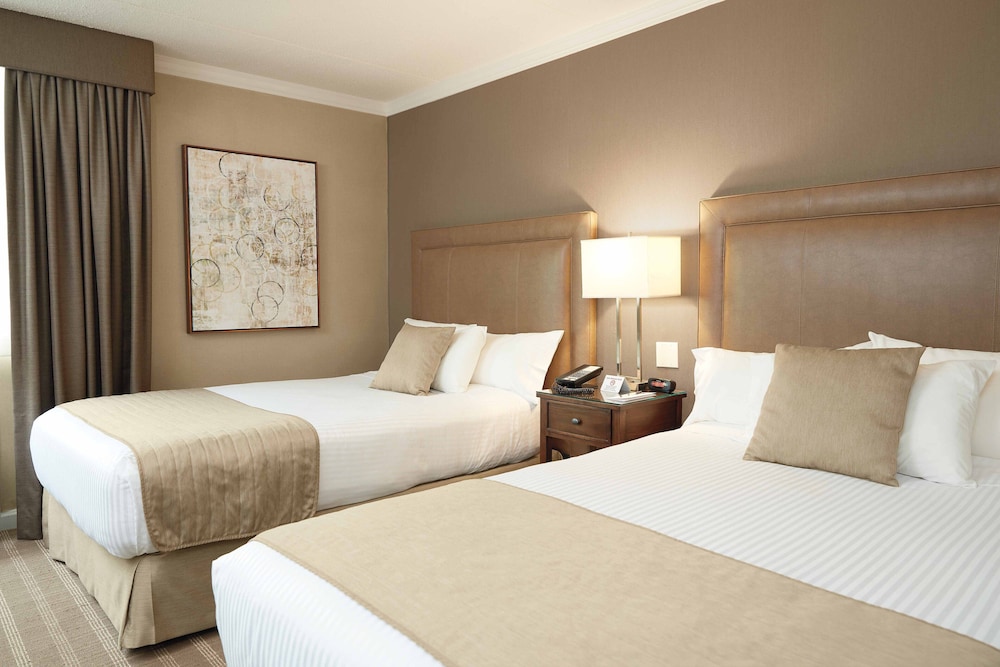 Ethan Allen Hotel 22/65