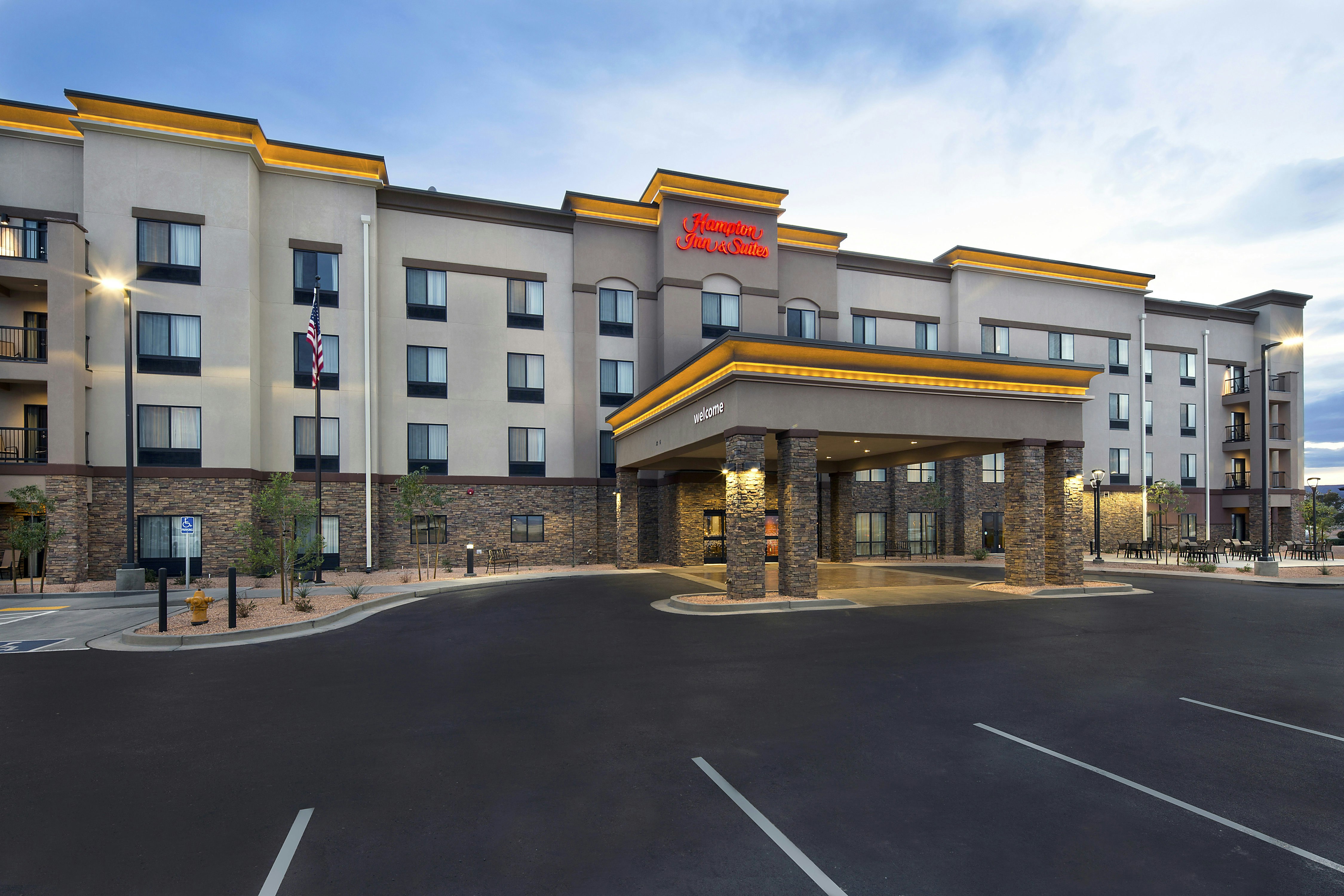Hampton Inn Suites Page Lake Powell 41/42