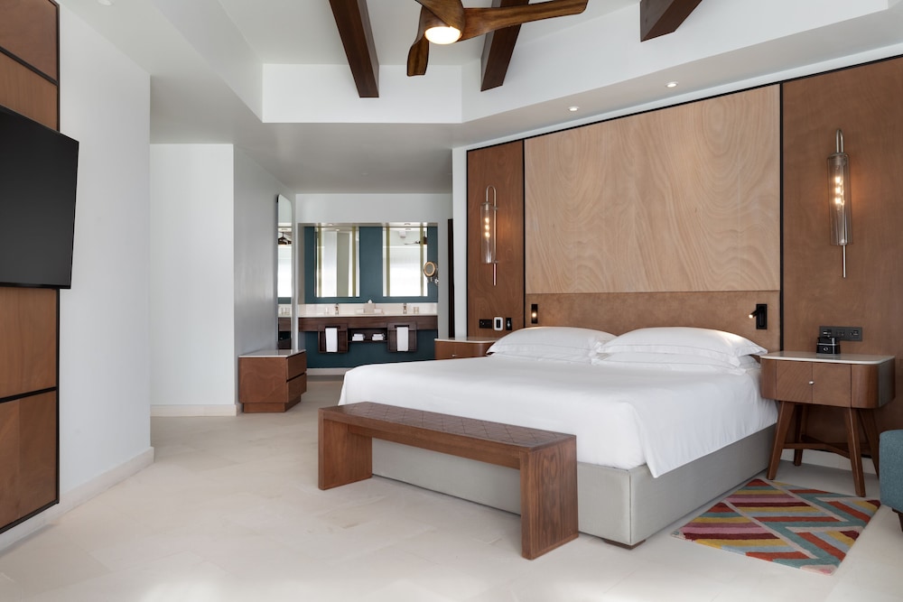 Suite, King Bed, Ocean Front