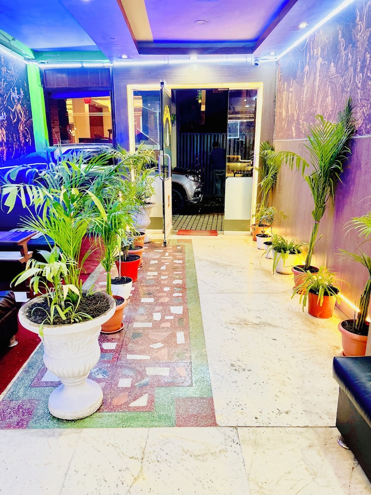 Hotel Plumeria Inn 29/39
