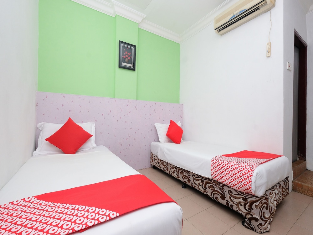 OYO 850 Gold Star Hotel 13/21