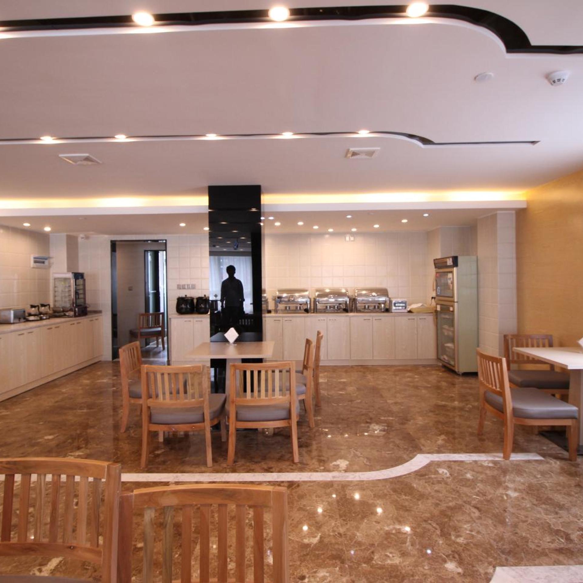 Lavande Hotel (Nanchang Aixihu East Metro Station) 4/25