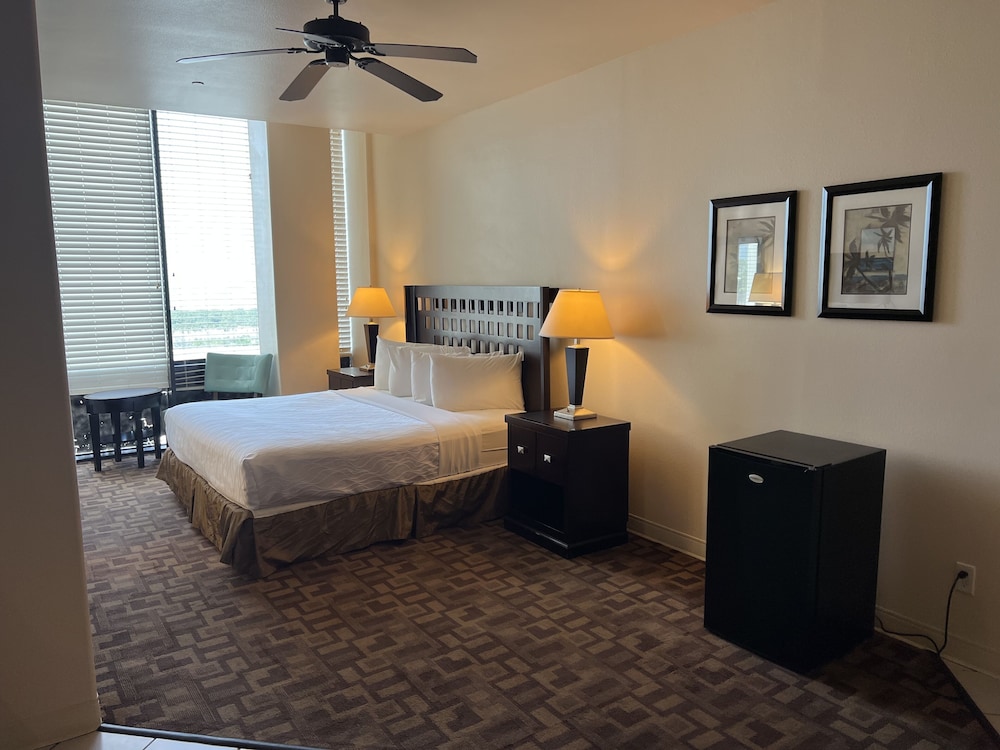 Suites At Sunchase 21/49