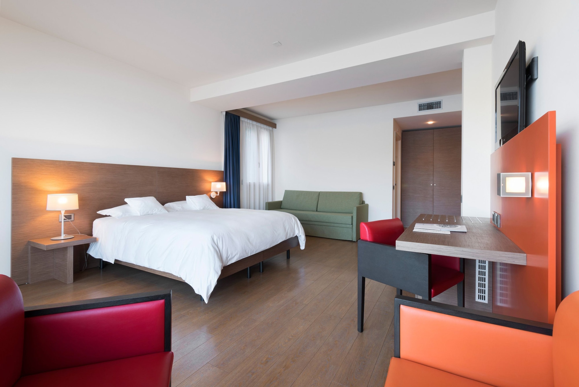 JUNIOR SUITE, DELUXE, DOUBLE BED, LAKE VIEW, TERRACE