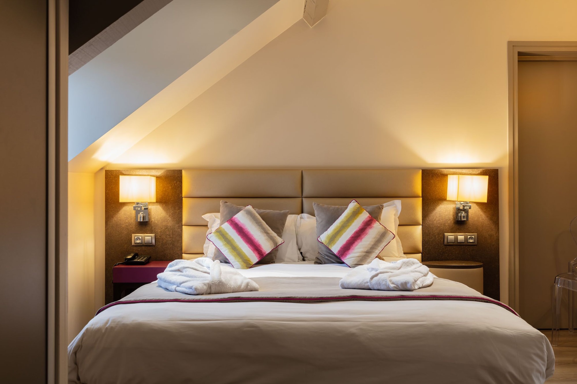 ROOM, DOUBLE BED, ATTIC