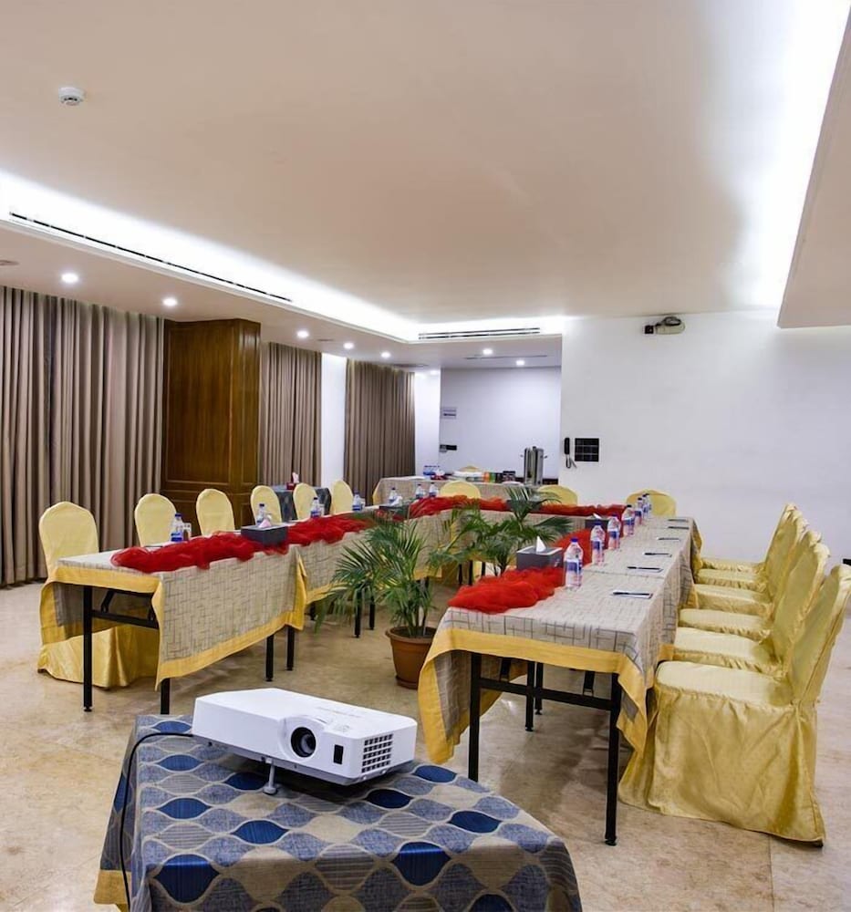 MARINO ROYAL HOTEL 57/63