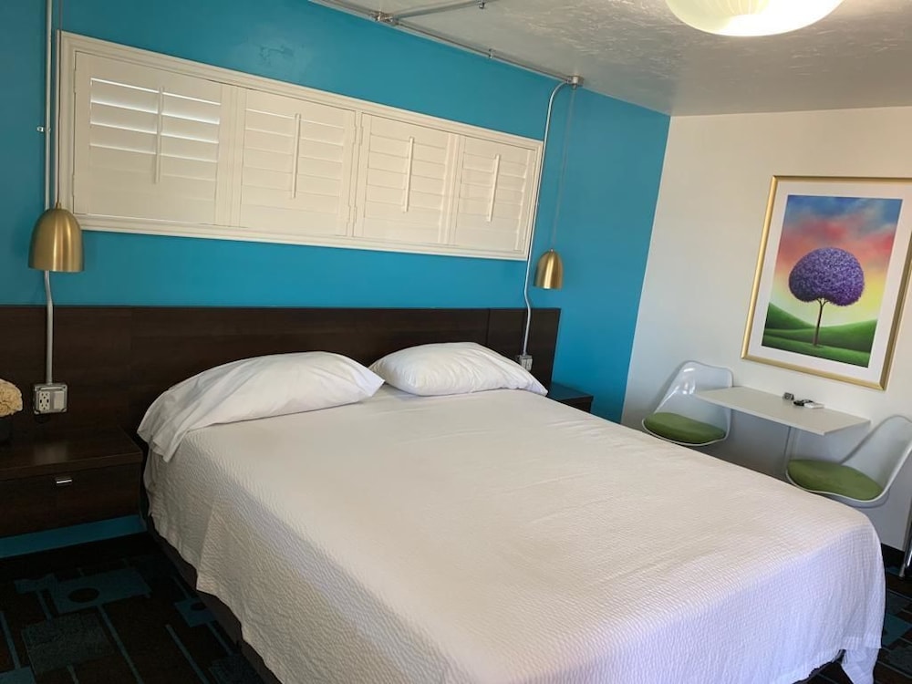 The Sands Motel 9/36