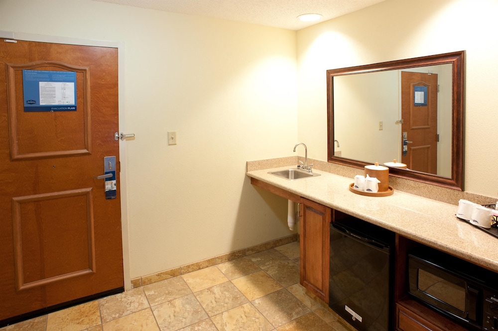 Hampton Inn And Suites Jennings 17/50