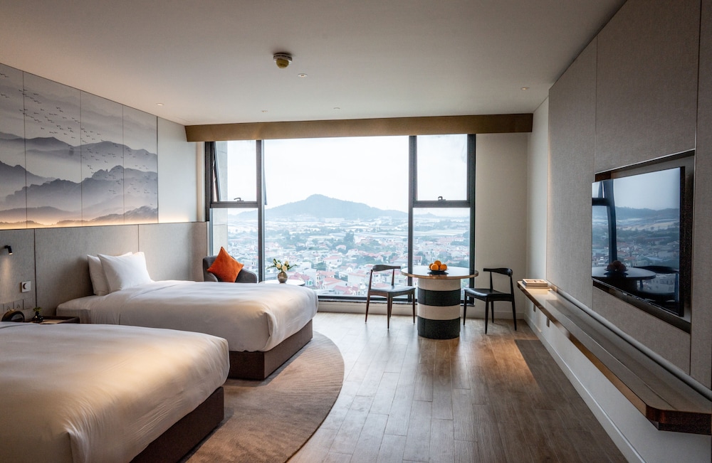 Crowne Plaza Vinh Yen City Centre, an IHG Hotel 11/50