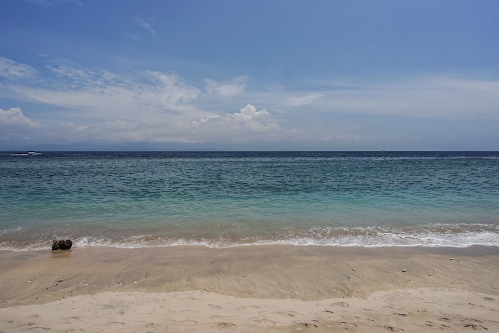 Road Beach Villa 35/53