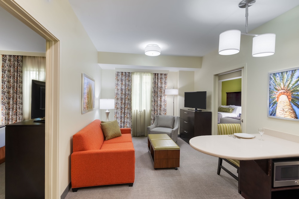 Staybridge Suites Miami International Airport 38/77