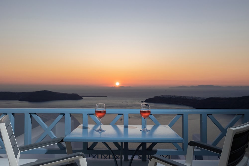 Absolute Bliss Imerovigli Suites 53/63