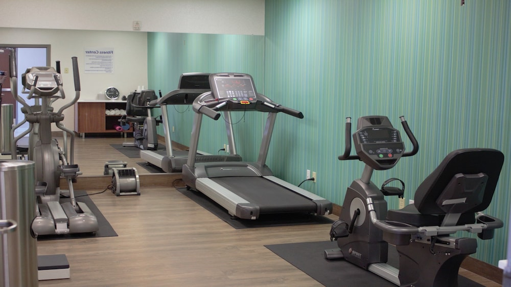Holiday Inn Express Suites Somerset Central 53/76