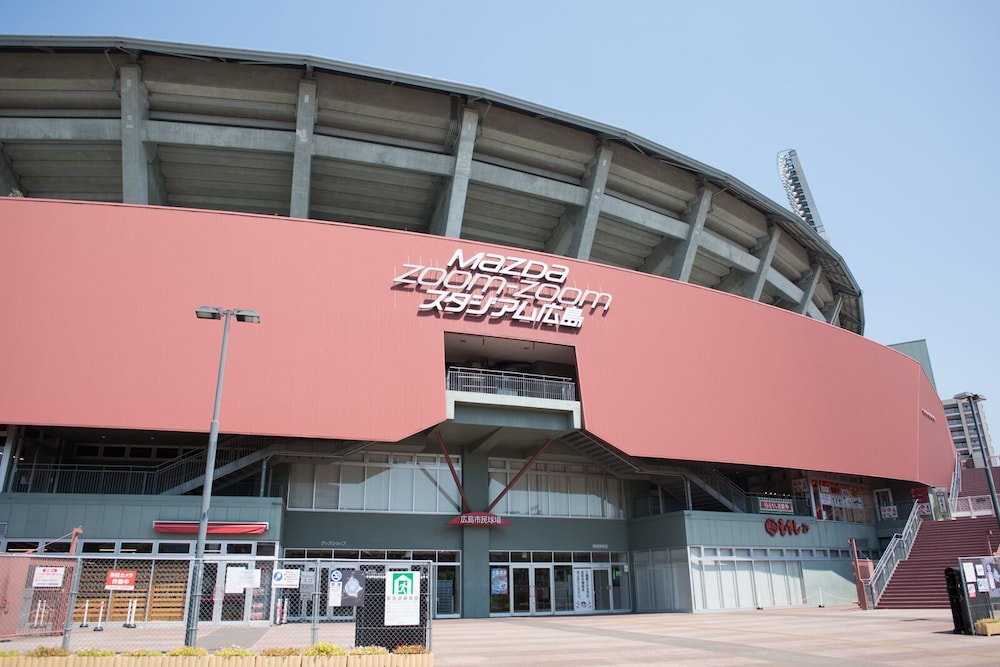 RED HELMETハウス&スポーツバー広島 写真5