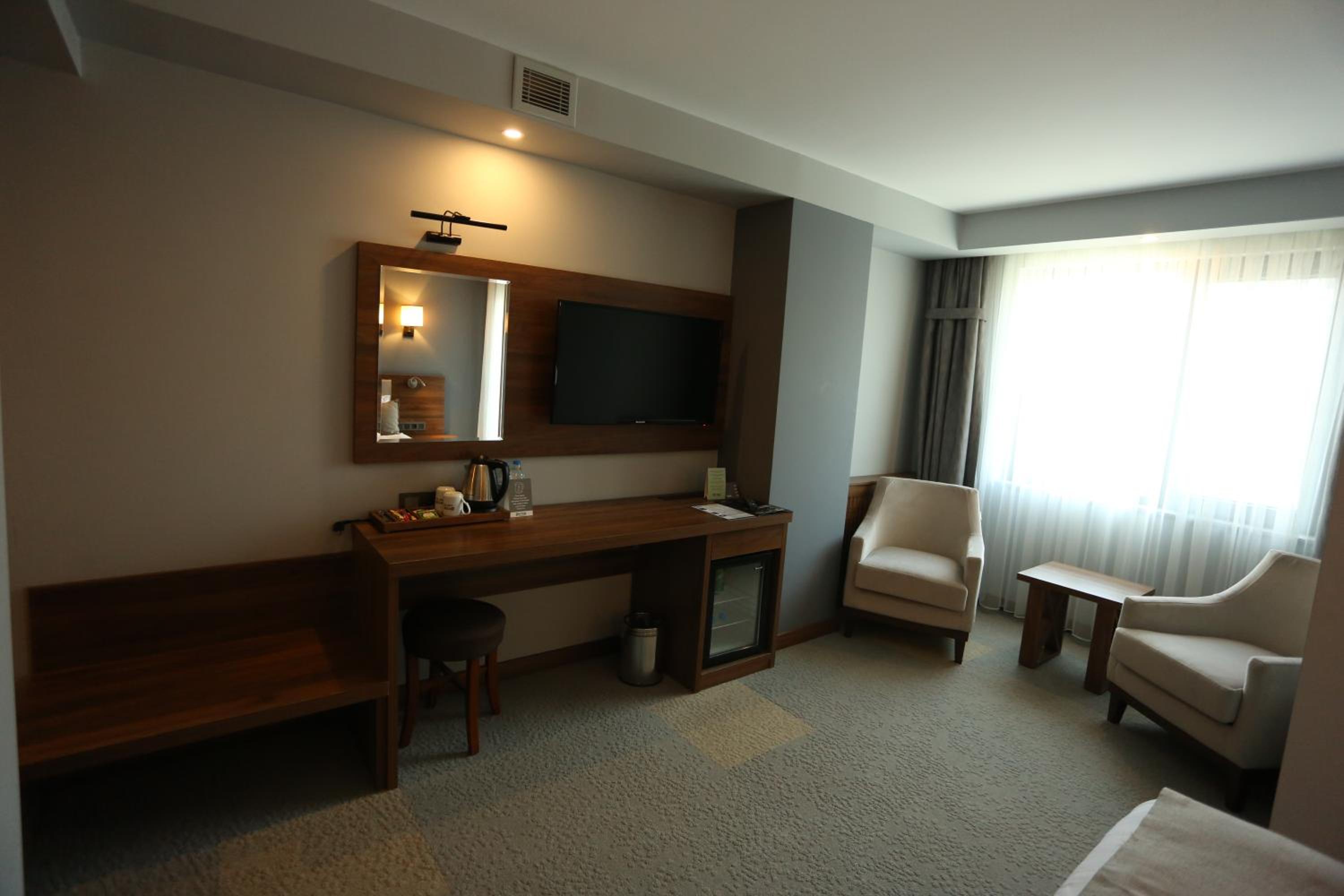 Oytun Hotel 35/52