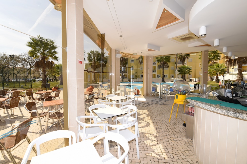 Praia Da Lota Resort Apartments 75/85