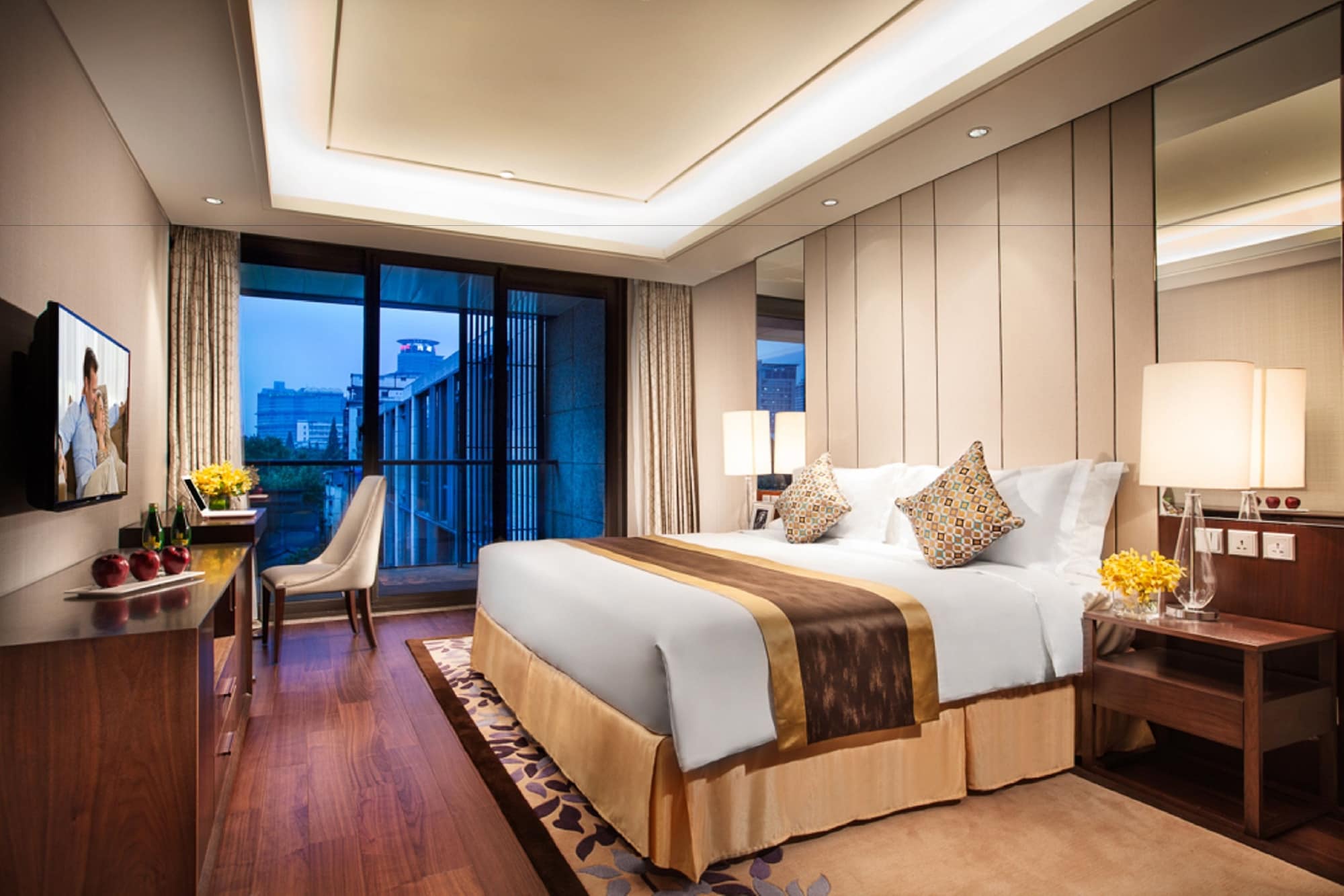 2 Bedrooms, Executive, King and Queen Bed