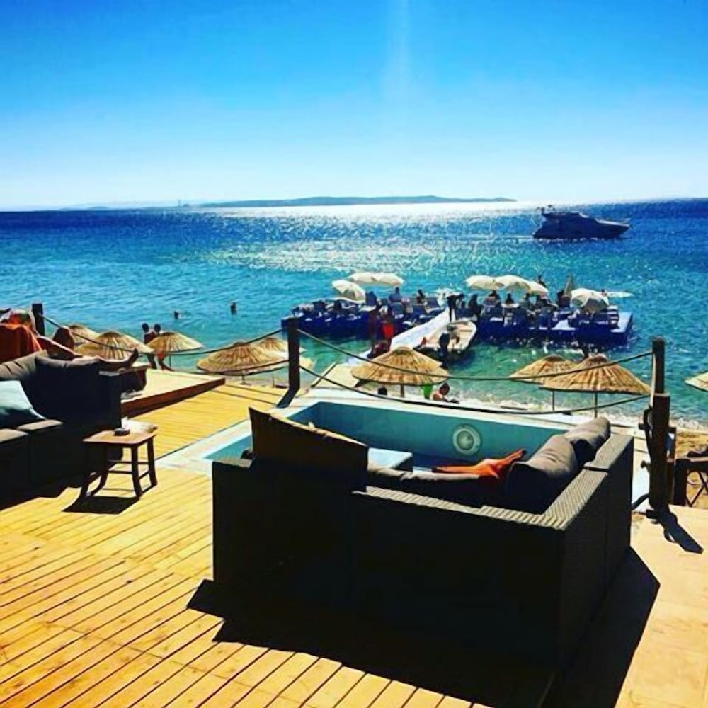 Ayanya Beach & Bistro Bungalows 34/42