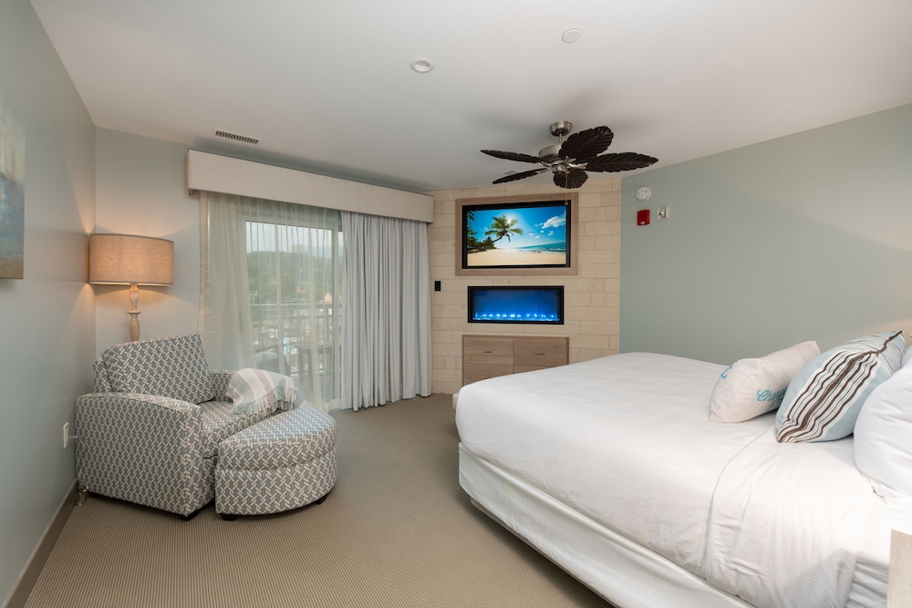 Margaritaville Resort Gatlinburg 19/75