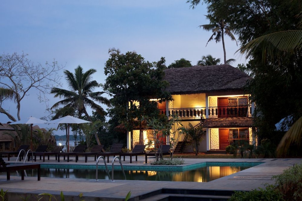 Deshadan Backwater Resort in Cherthala