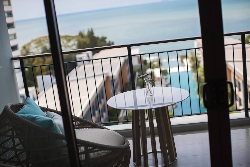 Renaissance Pattaya Resort Spa 54/74
