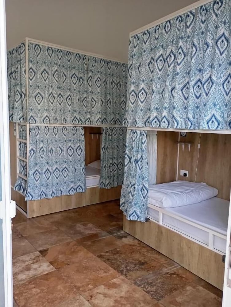 Inhawi Hostel 17/50