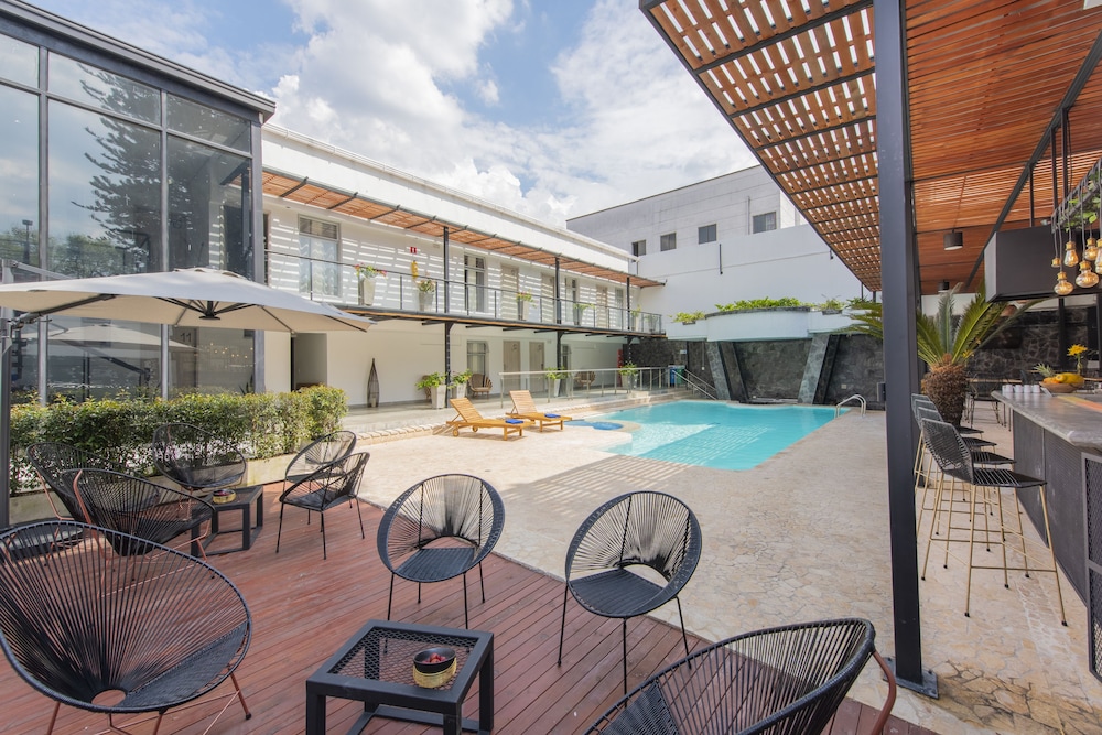 Medellin Vibes Hostel 57/70