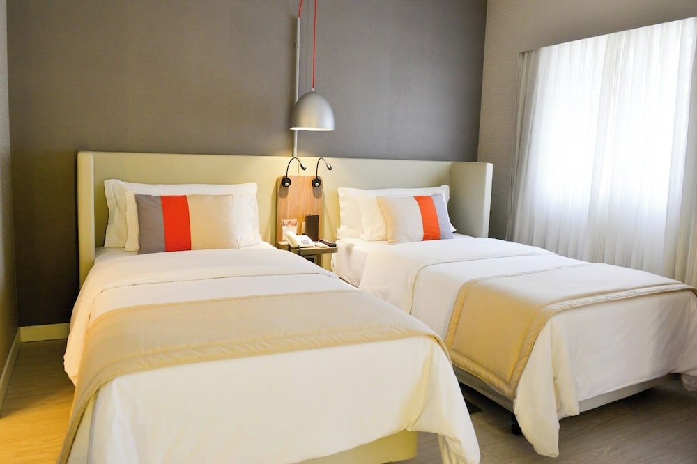 Deluxe, Twin Beds