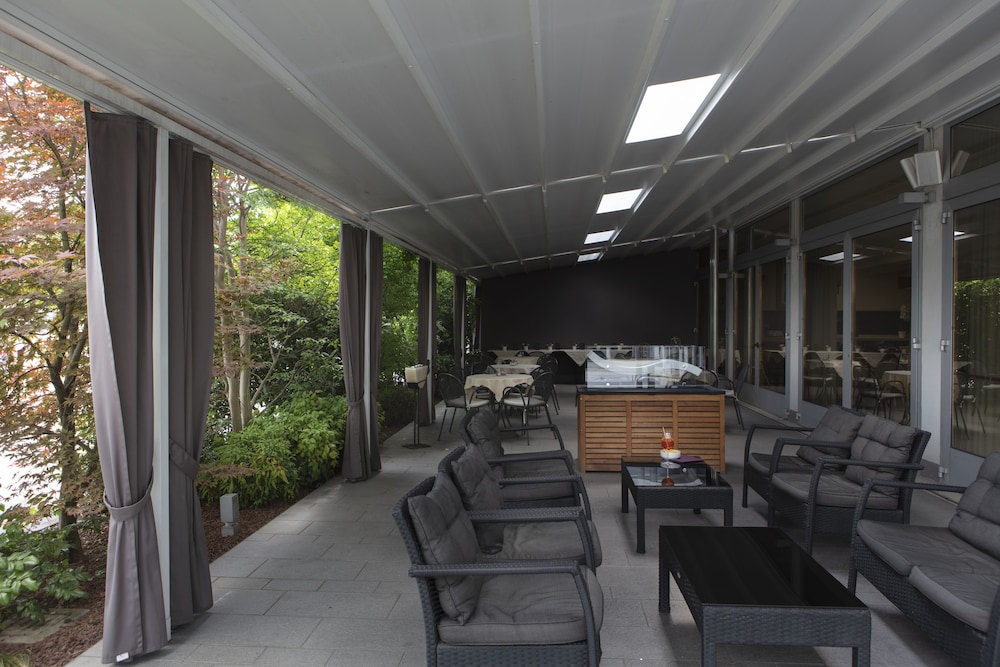 Smart Hotel Holiday 32/50