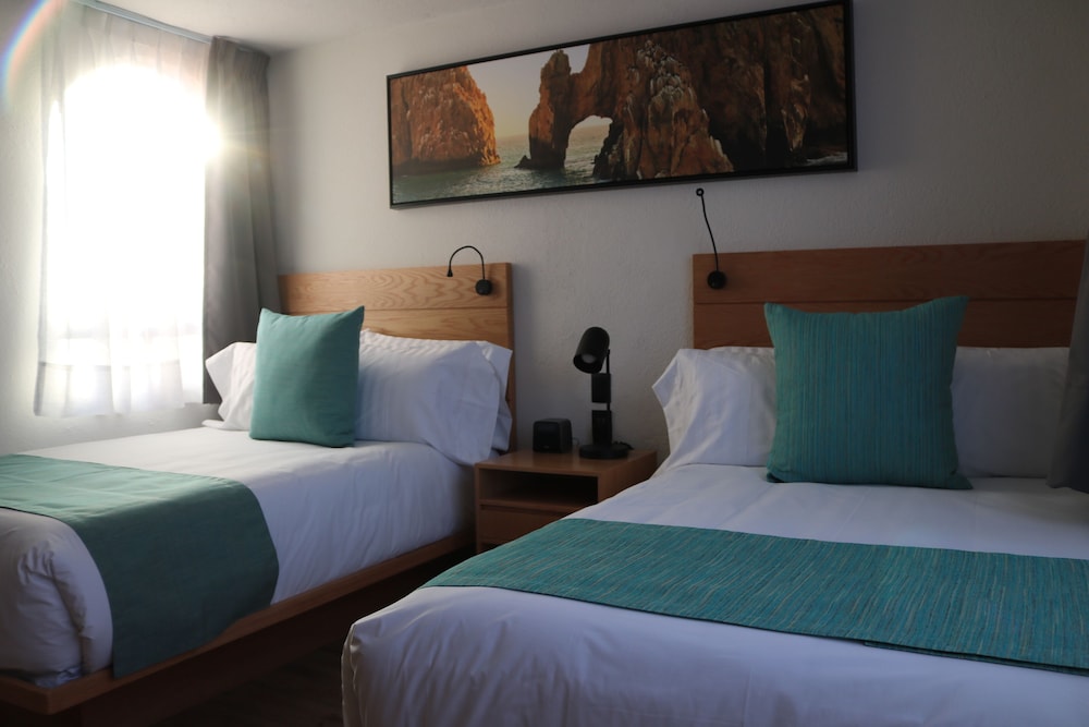 Sunrock Hotel & Suites 14/50