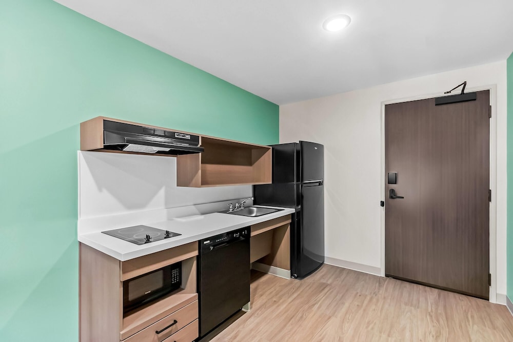 ECHO Suites Extended Stay by Wyndham Sterling 21/41