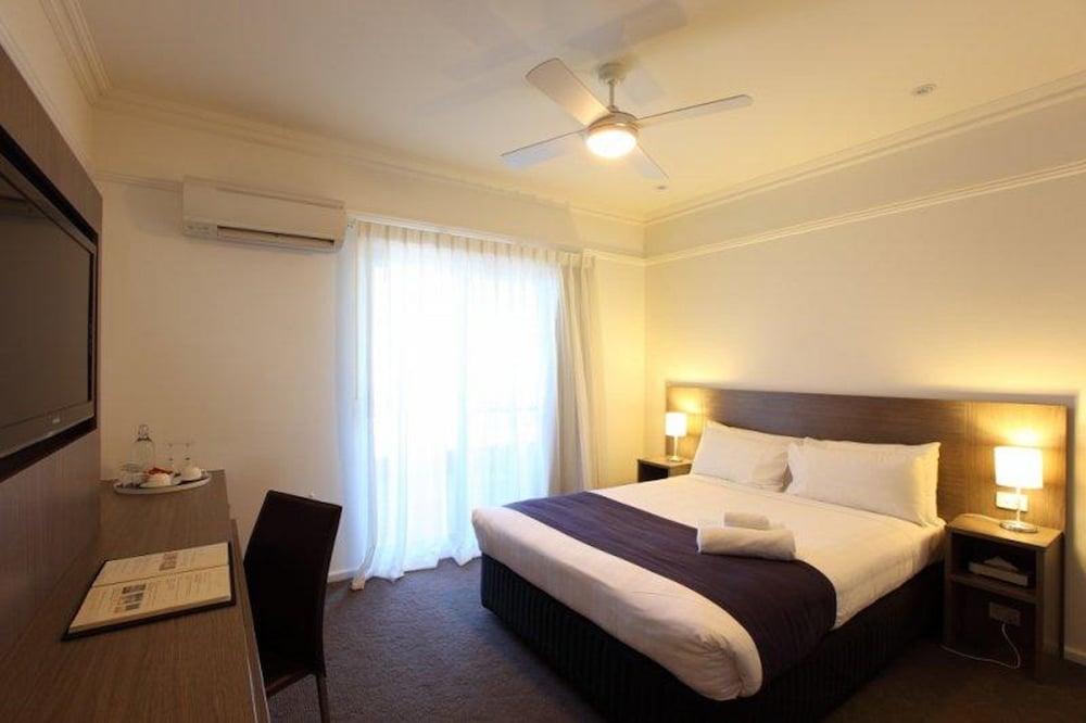 Cottesloe Beach Hotel 20/68