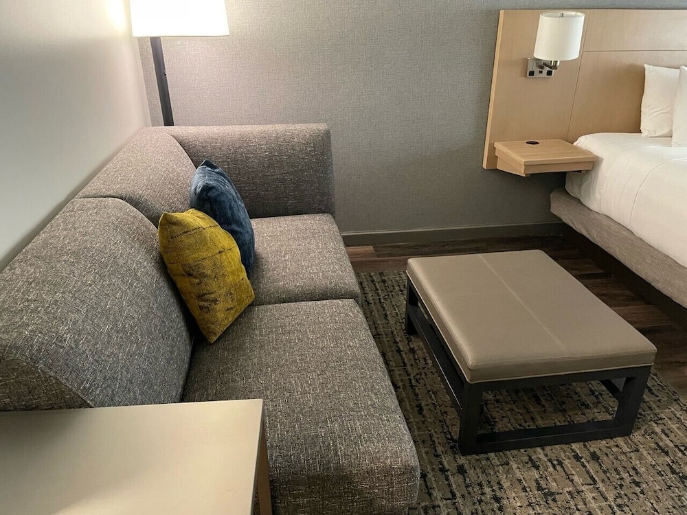 Hyatt Place Tulsa Downtown 32/74