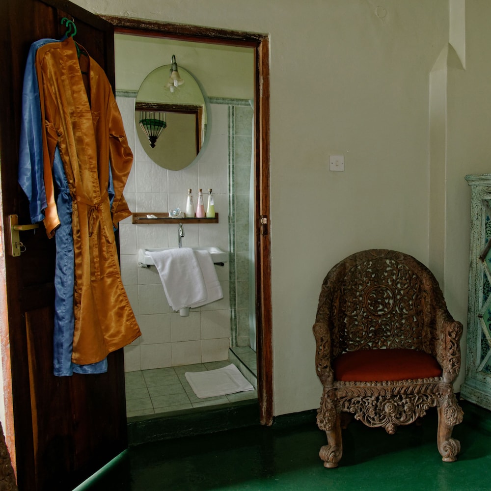 Zanzibar Palace Hotel 73/75