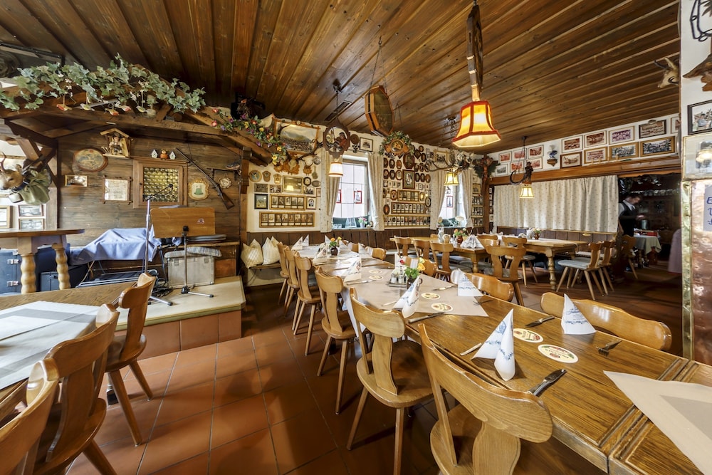 Hotel and Gasthof Fraundorfer 34/50