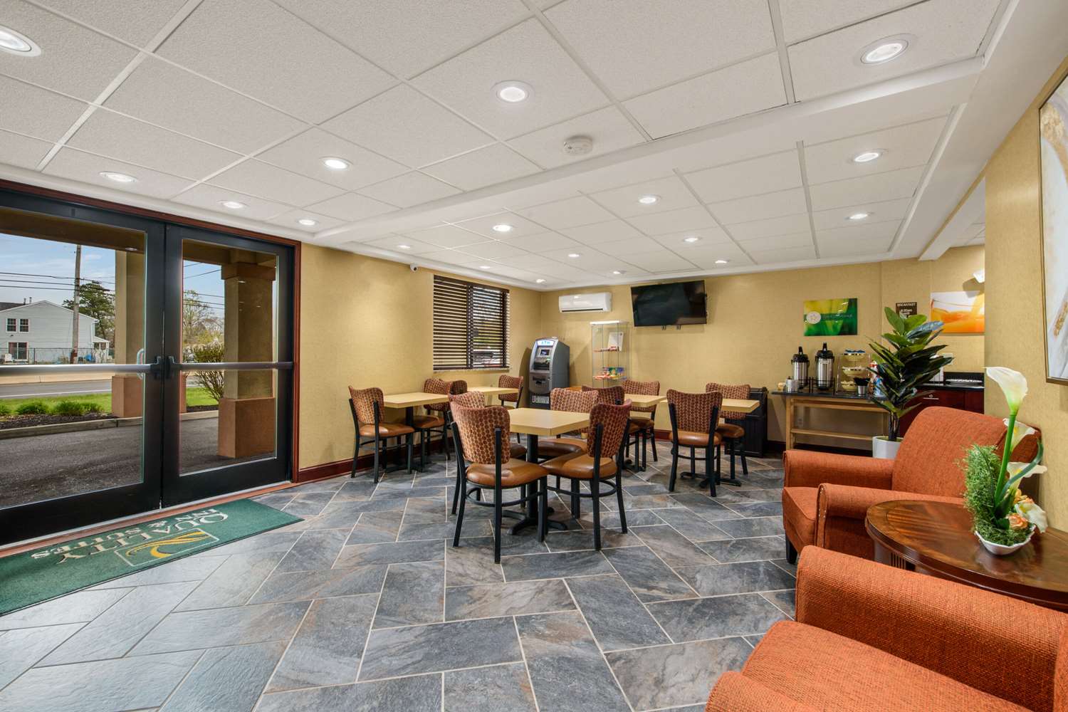HIBISCUS Inn & Suites 31/43